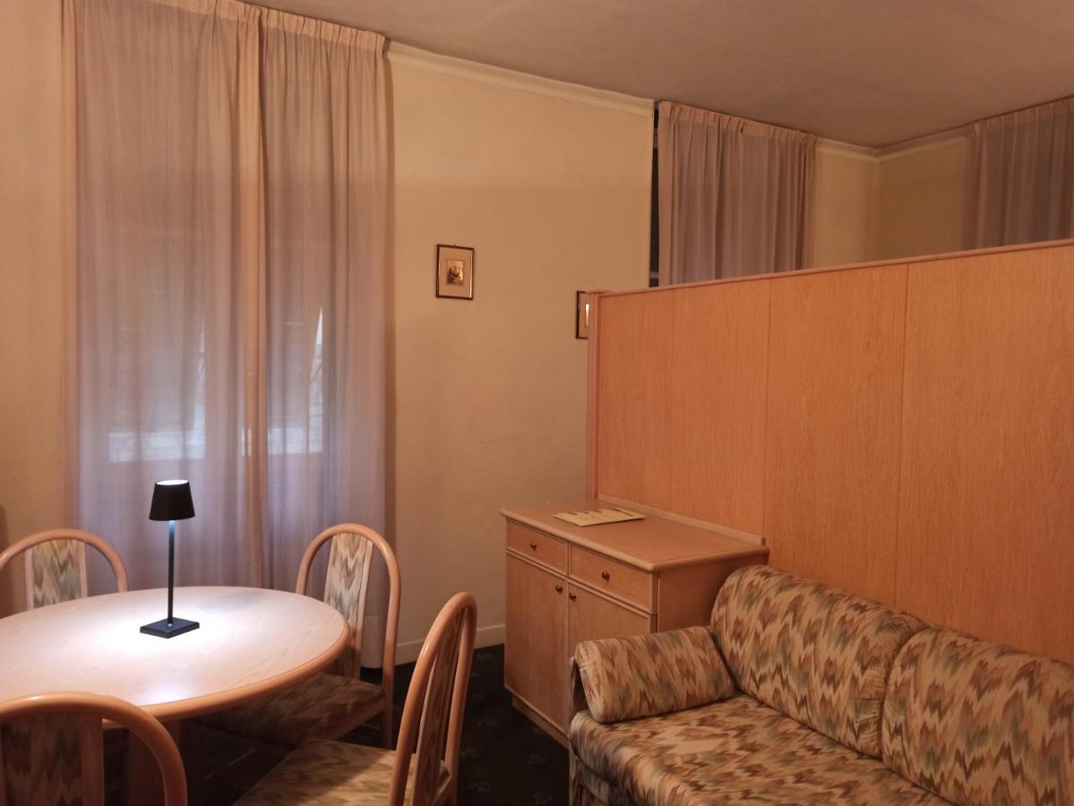 Hotel Miramare Imperia Cameră foto